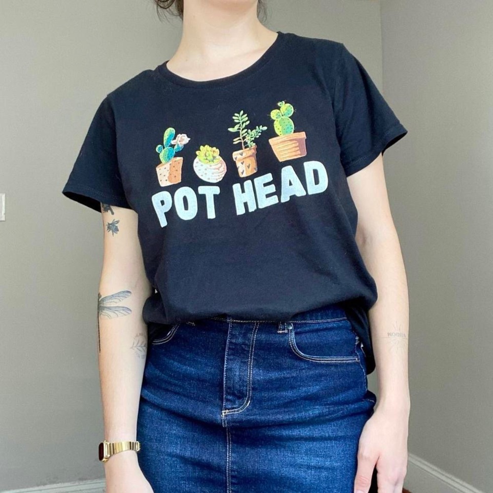 Pot head black T-shirt with plants